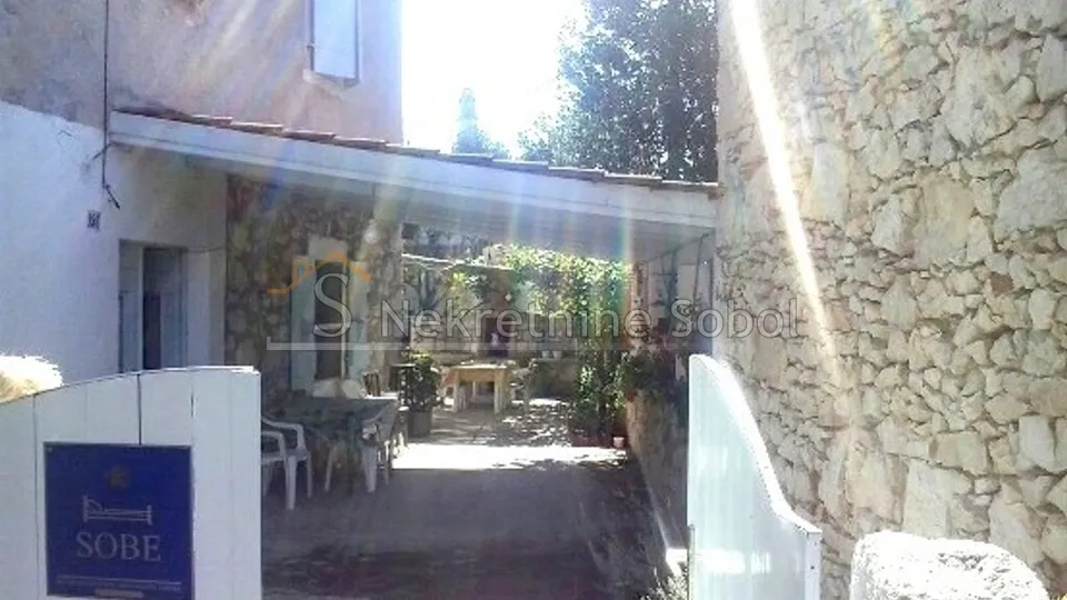 unije - kuća, 240 m2 prodaja - slika 7