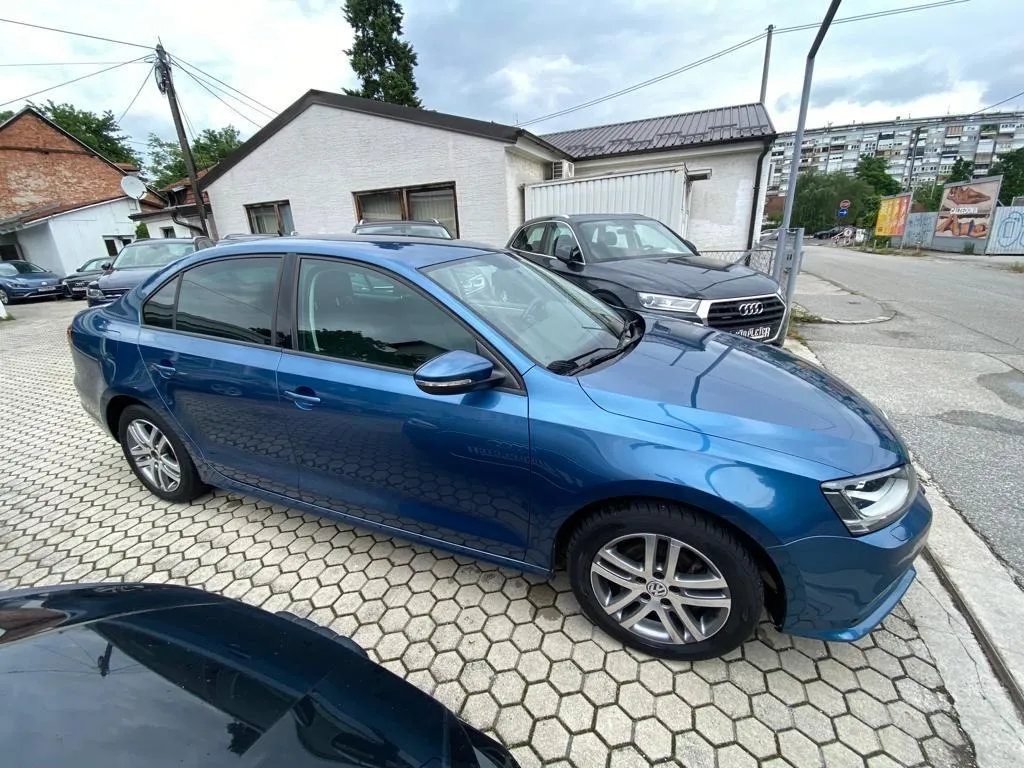 vw jetta 2.0 tdi comfortline, park. senzori, tempomat, 4x garancija! - slika 6
