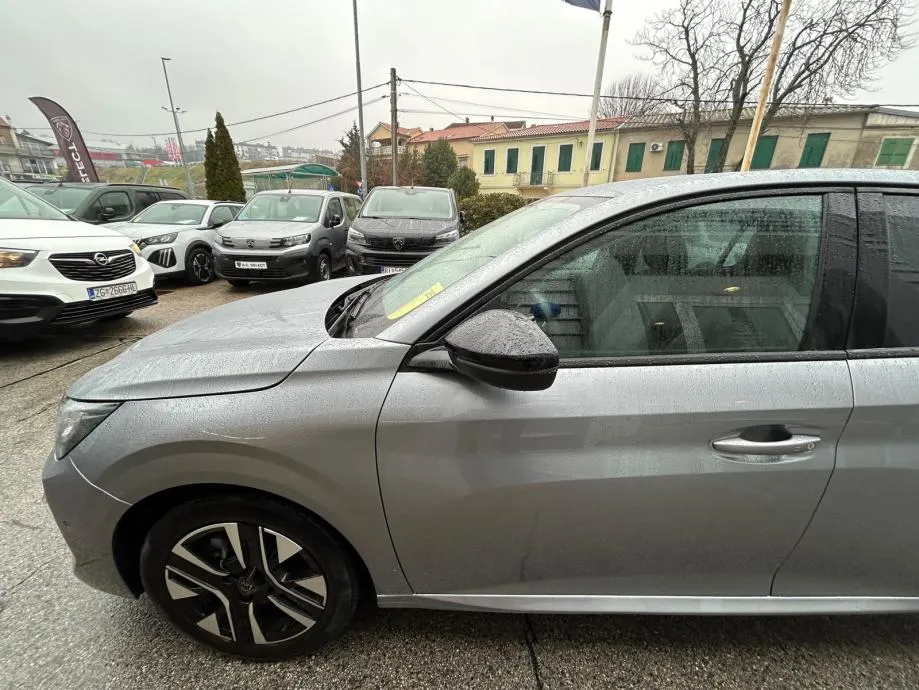 peugeot 208 allure 100 2025 - gratis registracija + 4 zimske gume! - slika 7