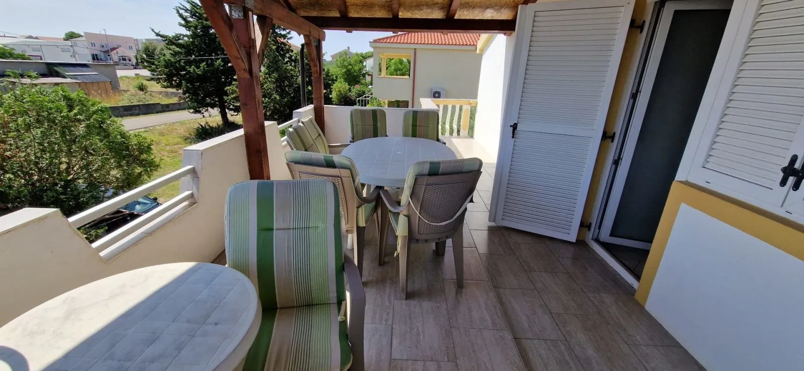 nin, kuća sa 6 stambenih jedinica(396m2), prostrano! - slika 7