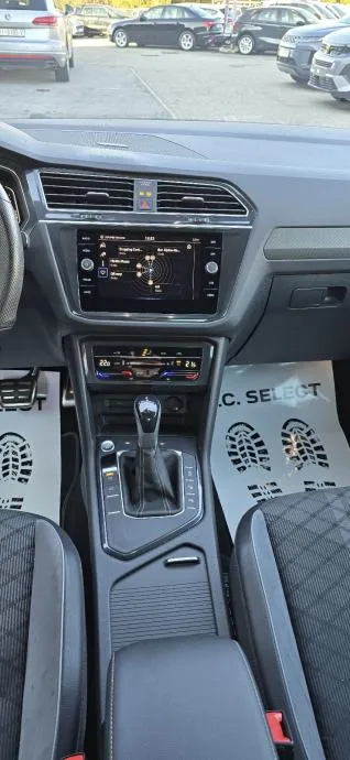 vw tiguan 2,0 r line - 2021 - 120.000km - navi - full - reg 1 god !!! - slika 13