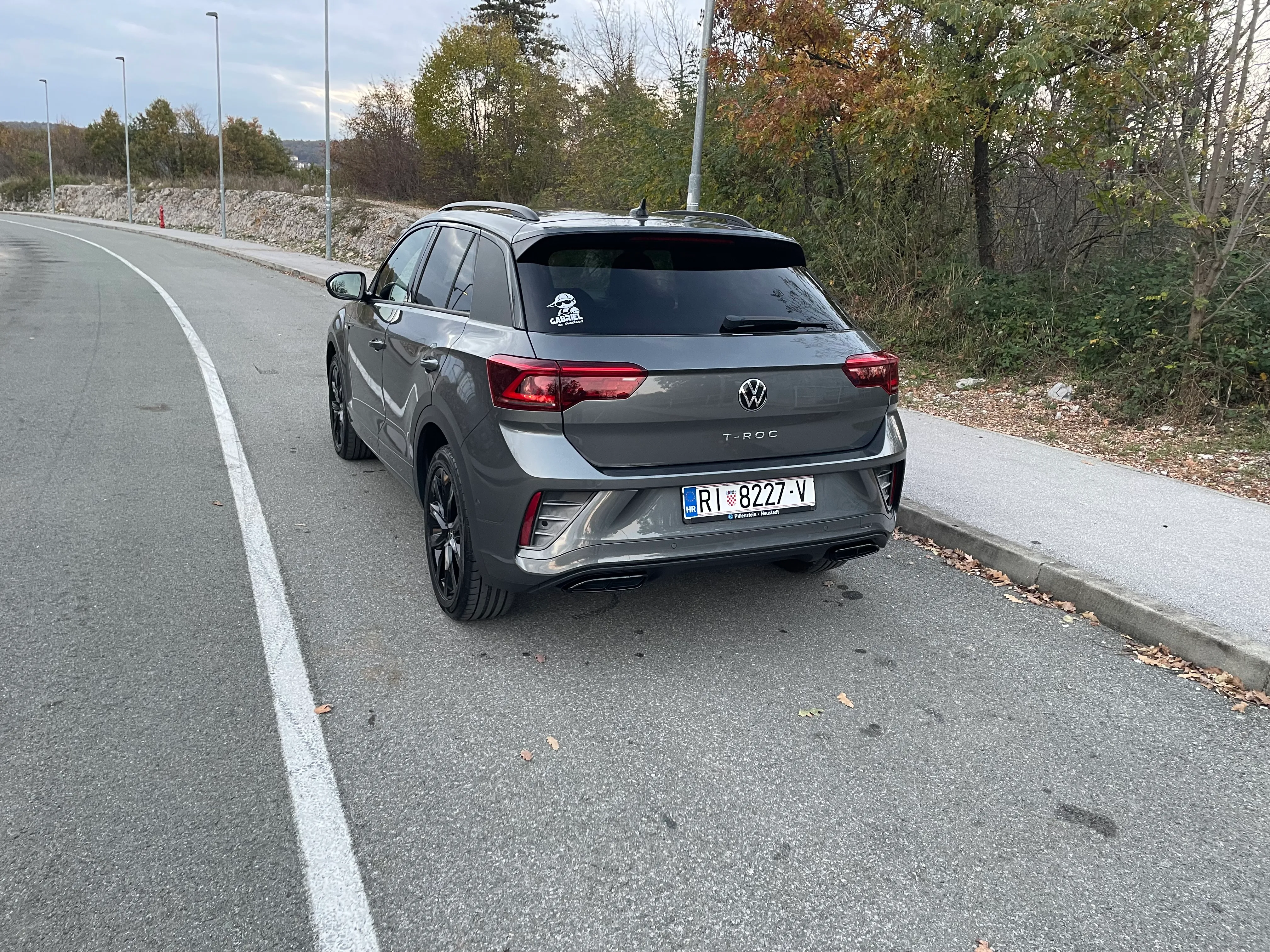 vw t-roc 1.5 tsi,dsg,r-line,black,matrix,iq,kamera - slika 3