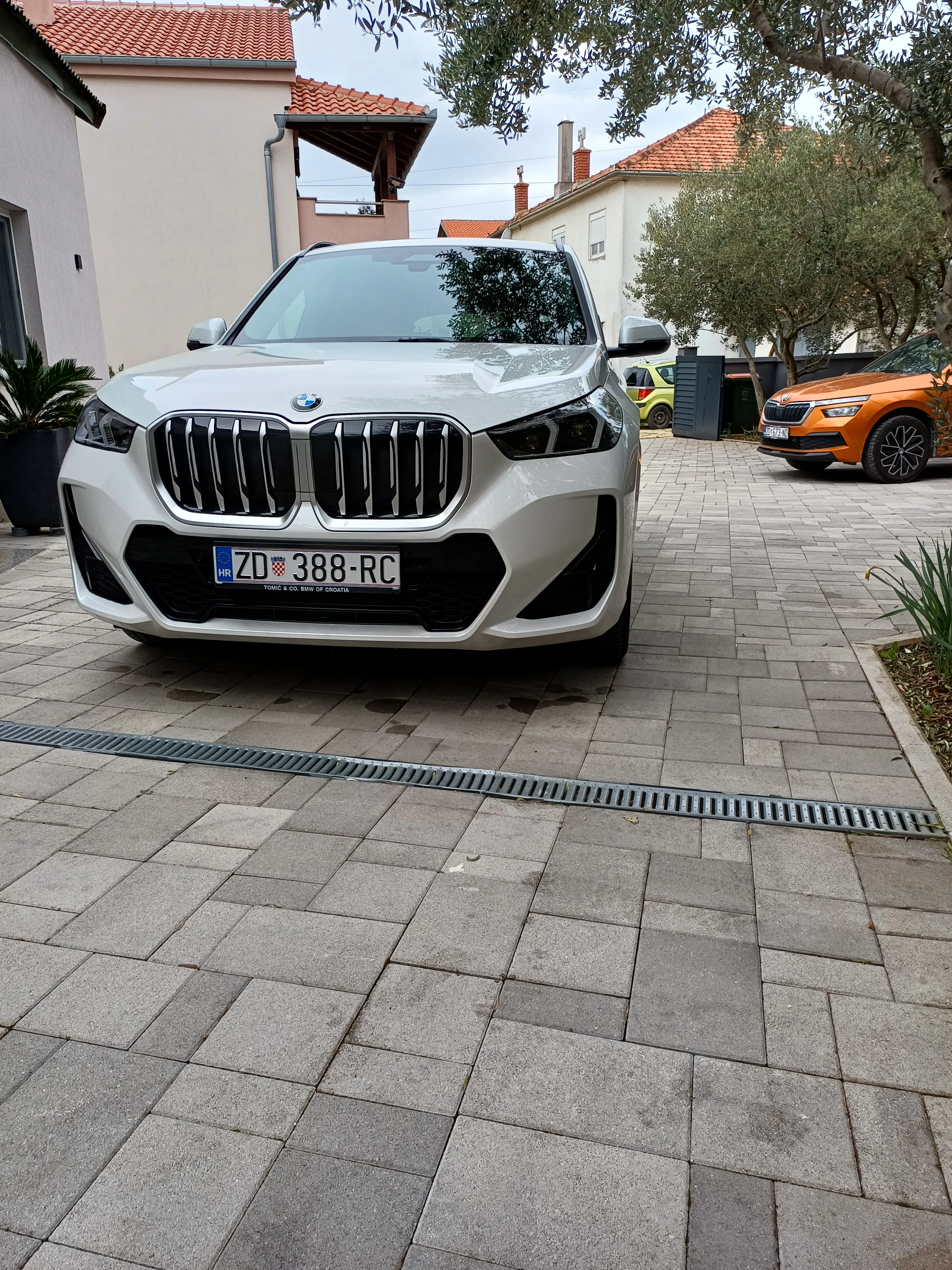 BMW X1 kupljen u Tomića garancija 20 s drive M sport - Zadar