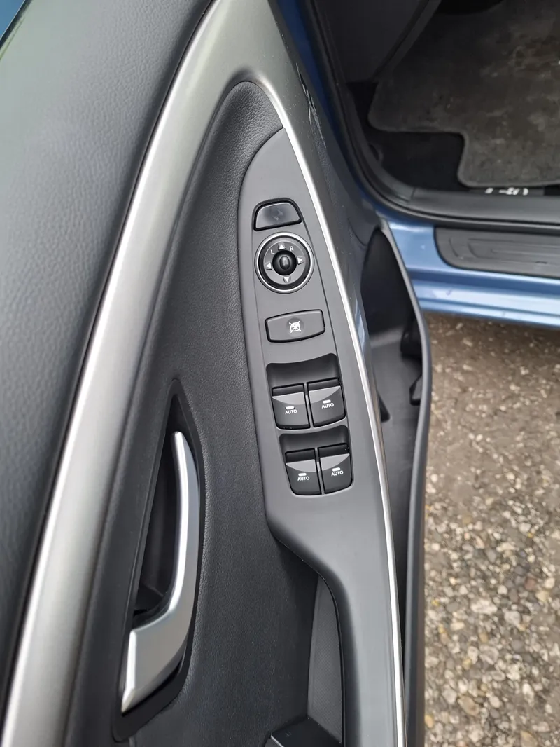 hyundai i30 1.4 crdi*trend*klima*park.senzori* - slika 9