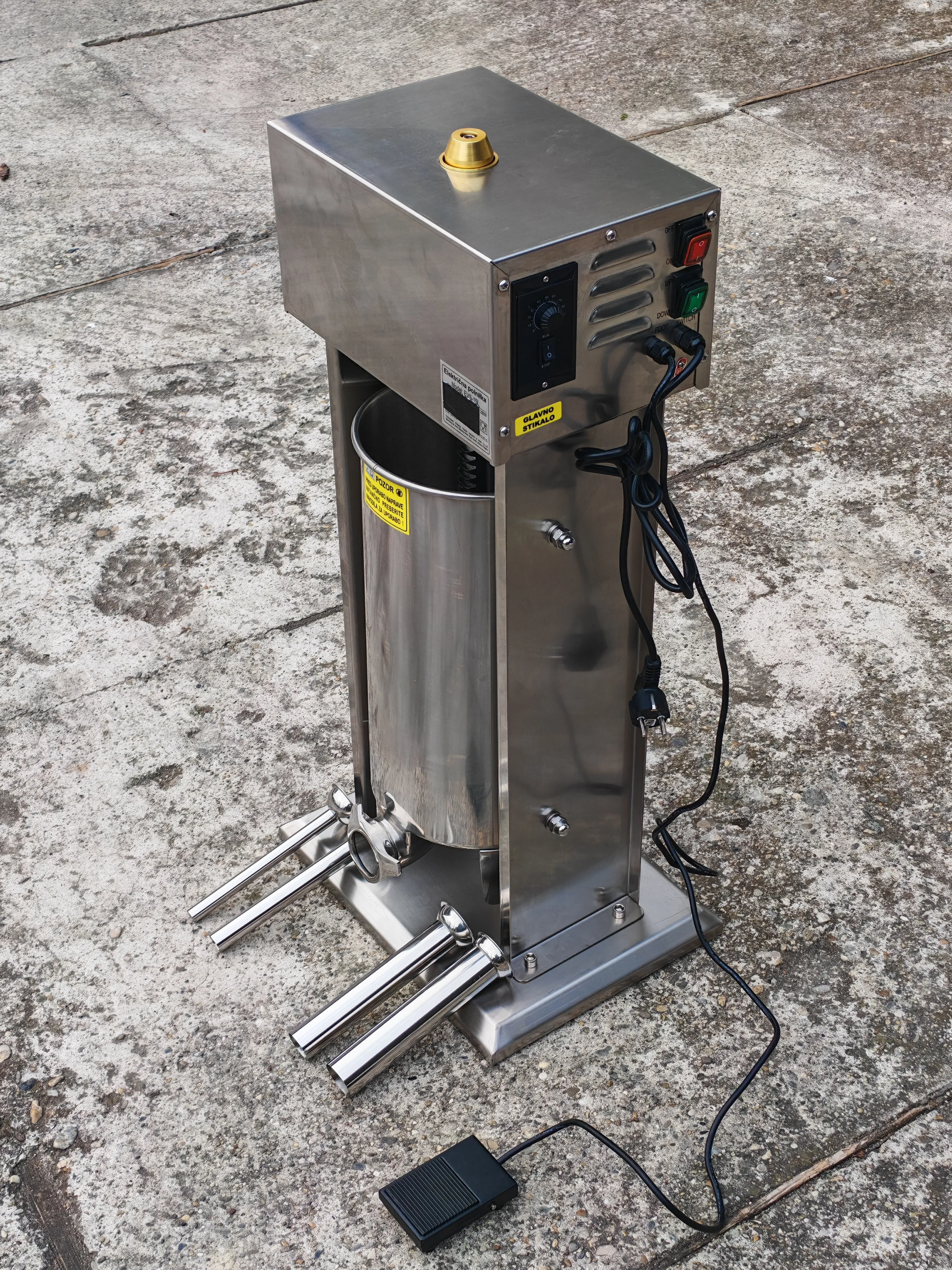 električna punilica kobasica 15l novo račun garancija !!! - slika 16