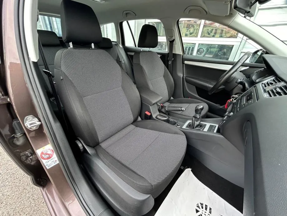 škoda octavia sw 1,6 tdi - 149.000km - servisna - odlična - reg 1 god! - slika 9