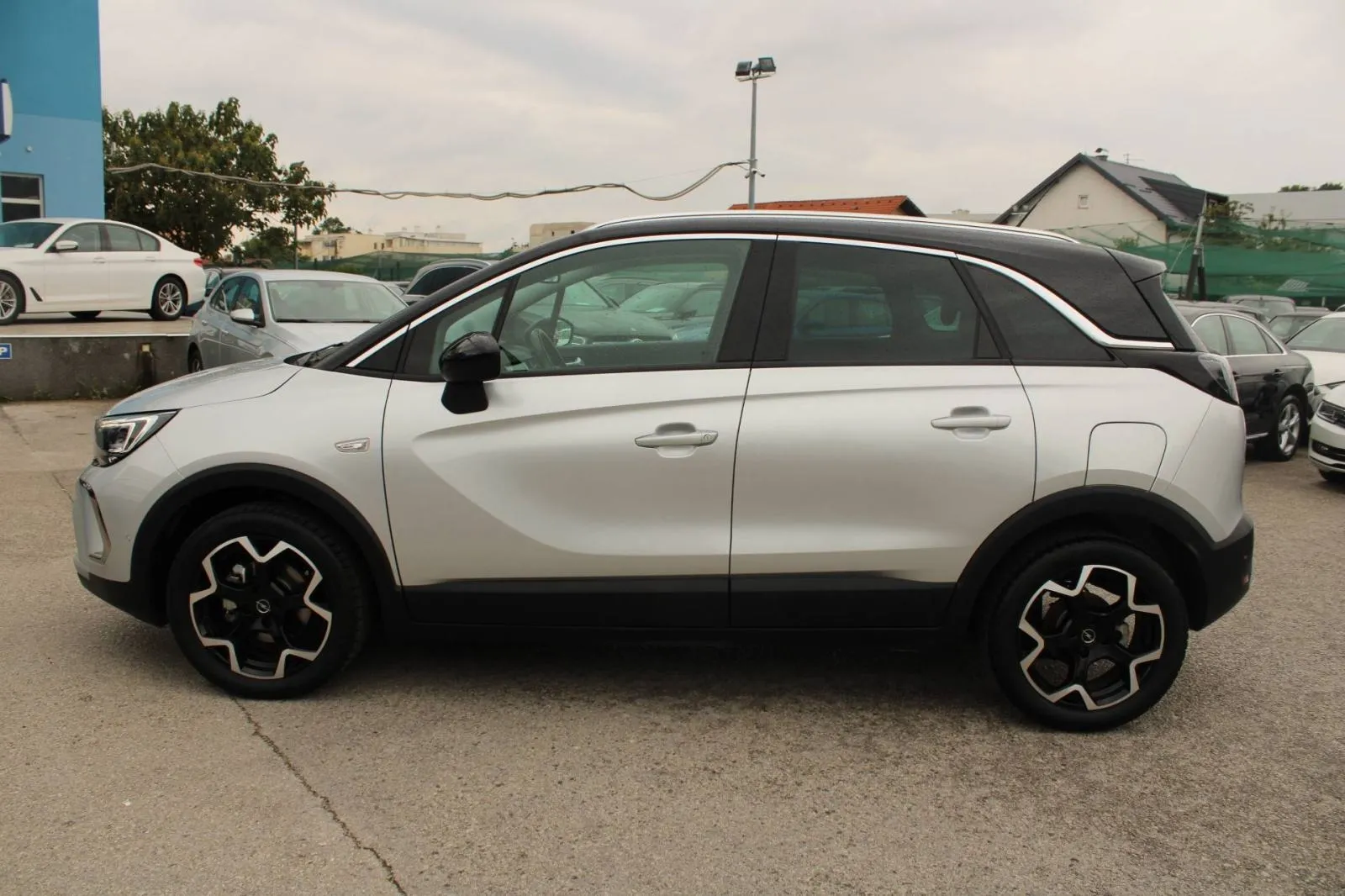opel crossland 1.2 turbo ultimate *led,navigacija,kamera* - slika 9
