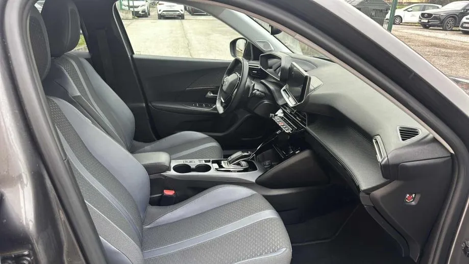 peugeot 2008 allure*kamera* grijanje sjedala*servisiran* jamstvo 24 mj - slika 9