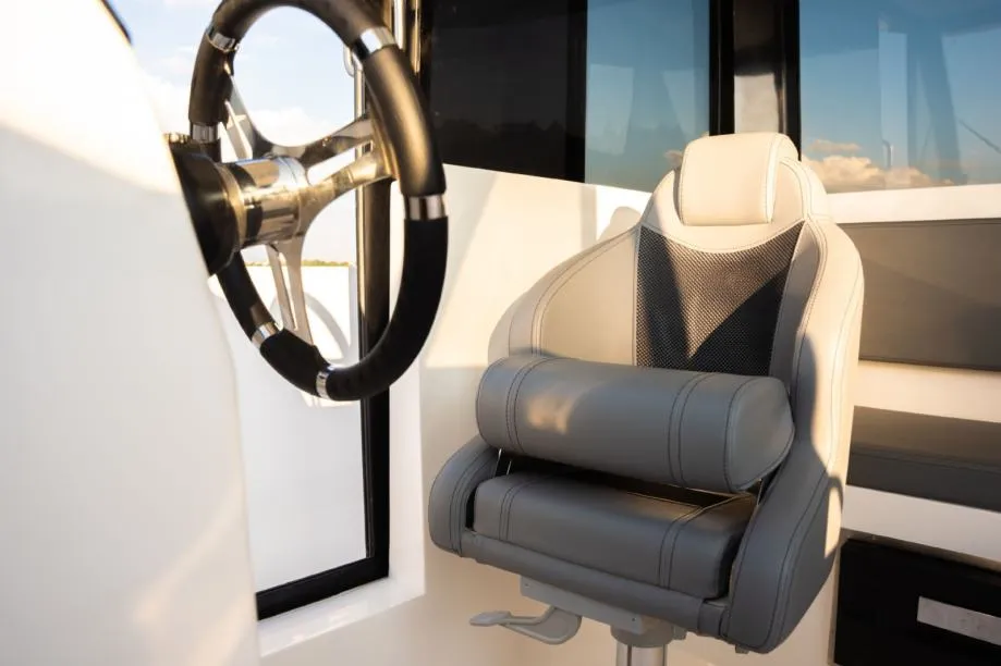 marion 722 pilothouse - slika 23