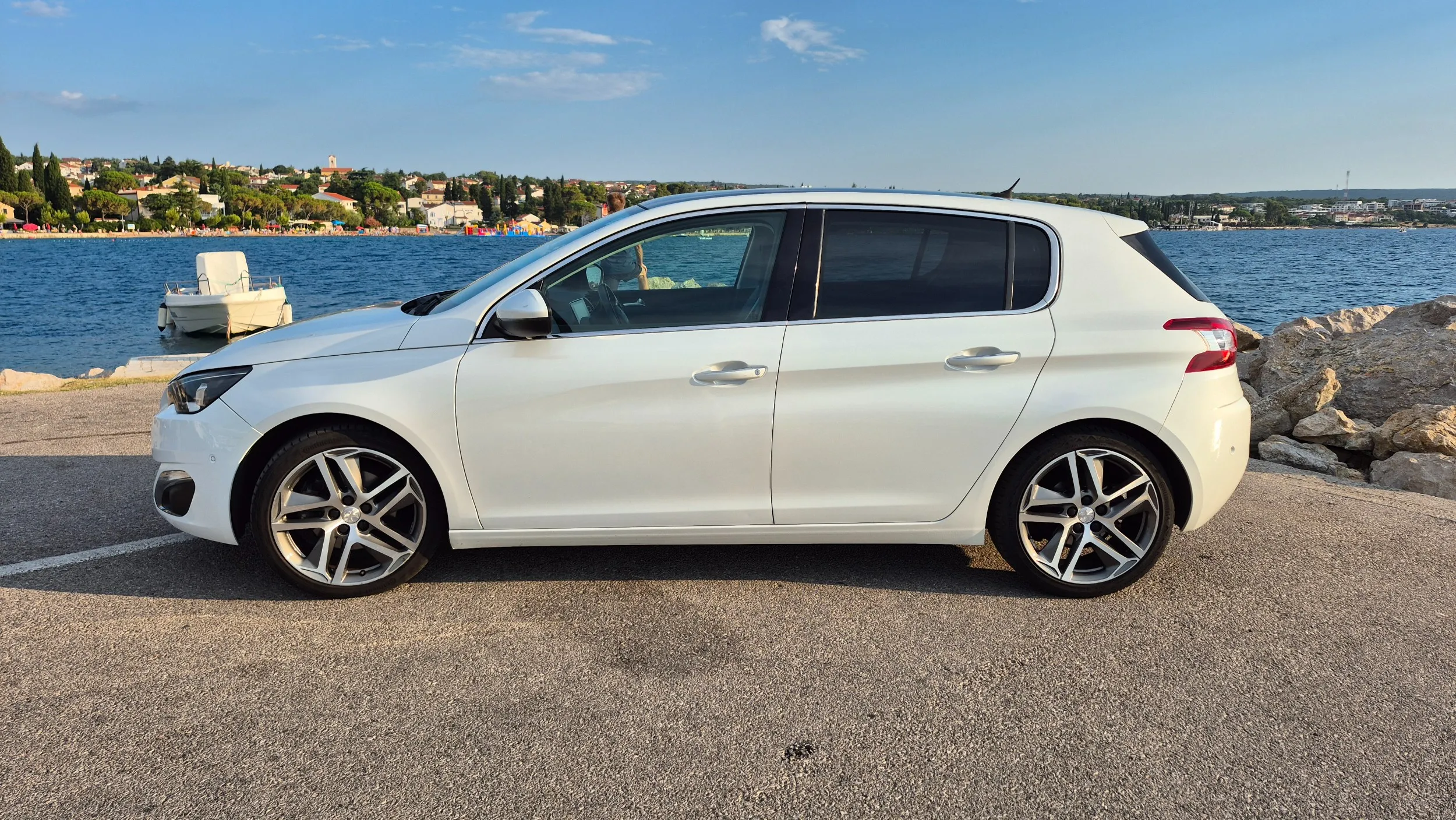 peugeot 308 1.6 thp allure 156 ks – 2013. – panorama – navigacija - slika 2