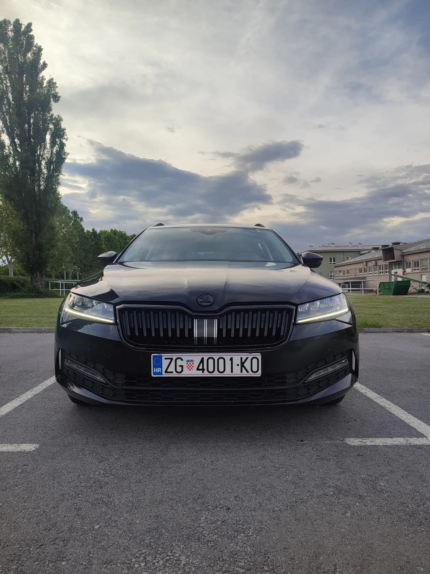 škoda superb 2023 | 2 seta alu felgi+ljetne i zimske gume | top stanje - slika 5