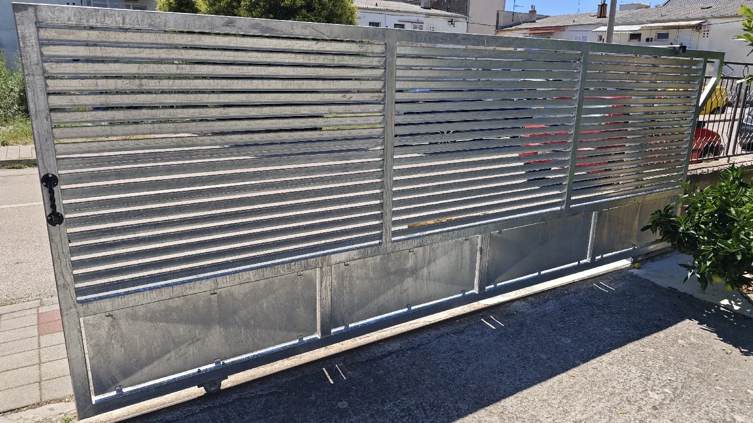 prodajem pocinčana vrata dužine 440cm x širine 160cm nova - slika 2
