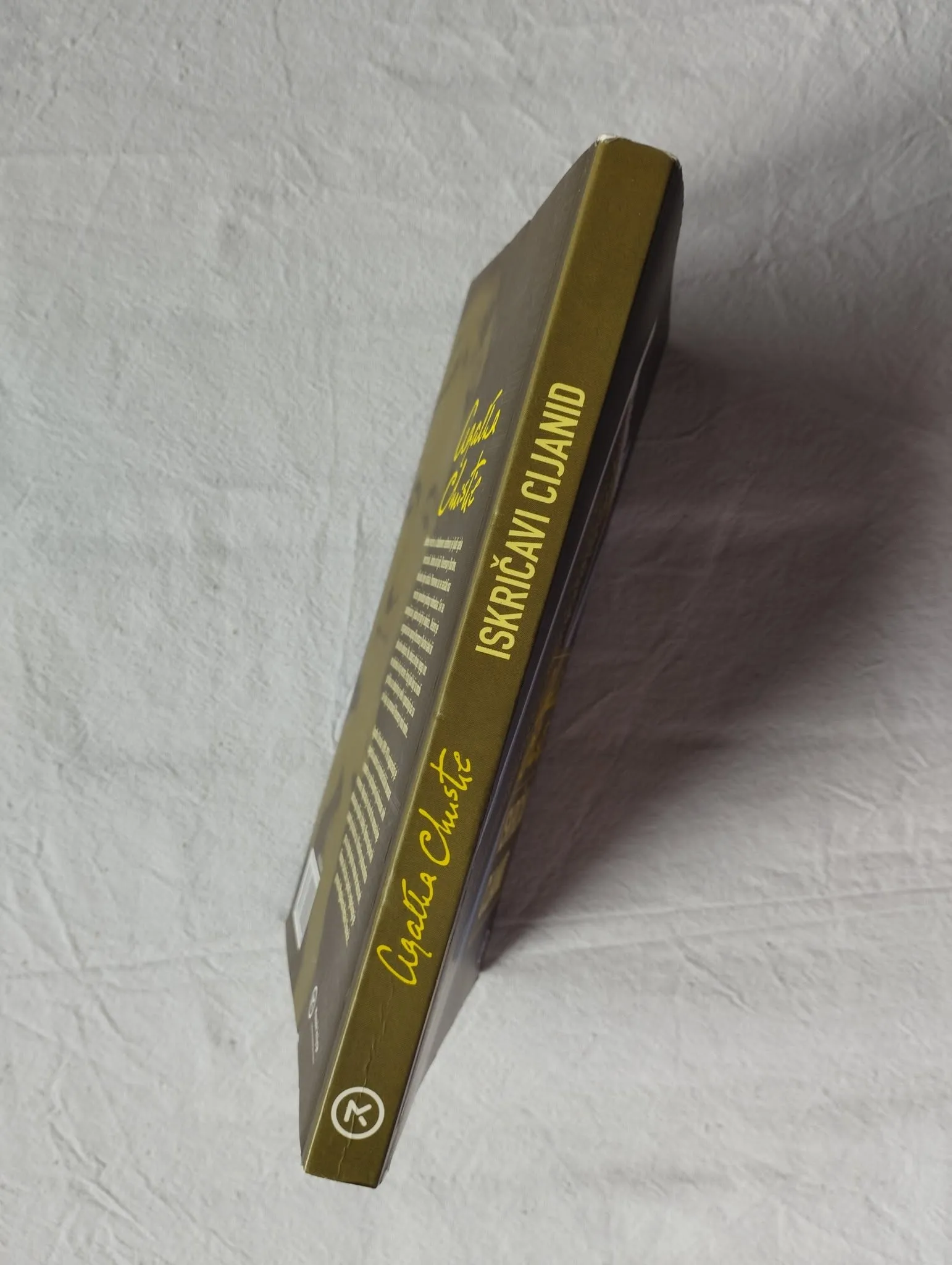 agatha christie - iskričavi cijanid - slika 2