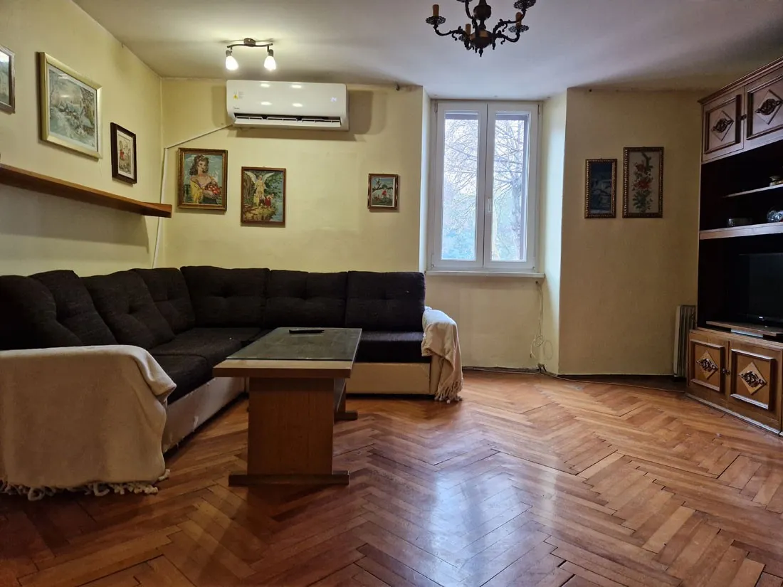 pazin, odlična lokacija, stan na 1. katu, 52,47m2, nije etažirano! - slika 2