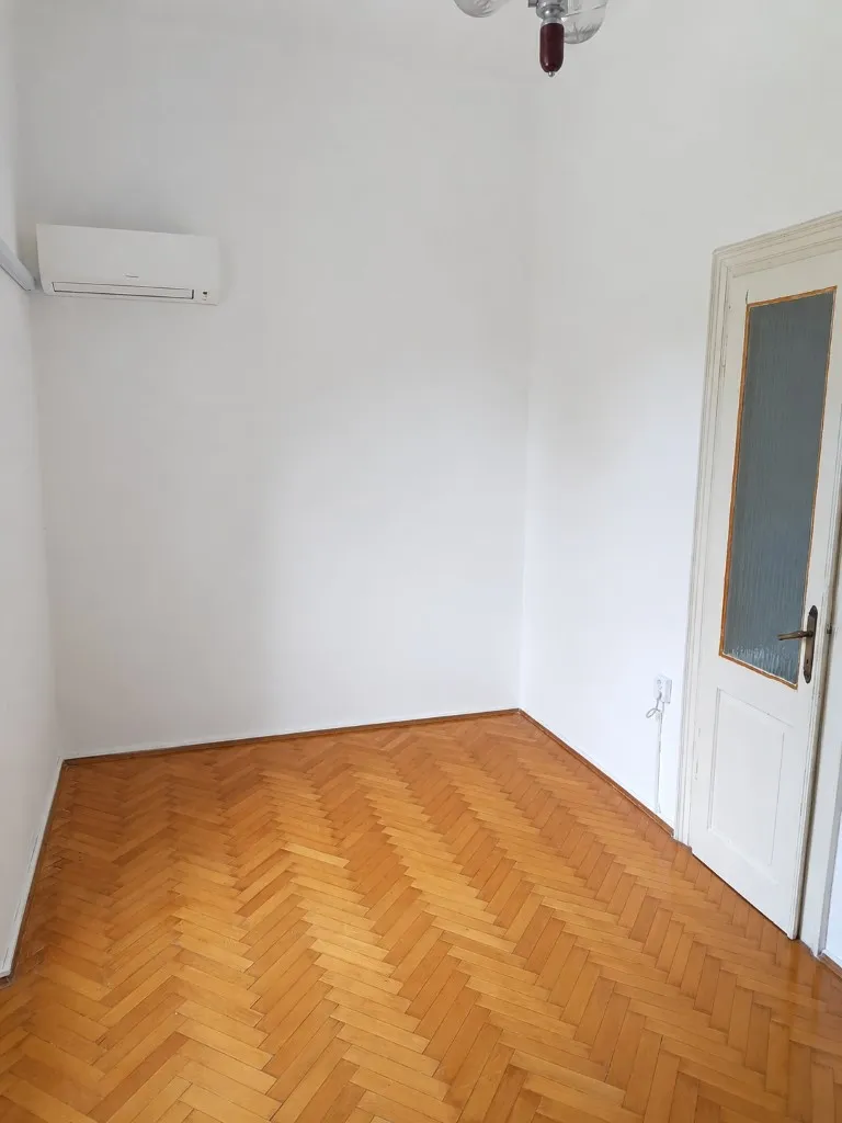 na prodaju je predivan dio autentične talijanske vile blizina arene. - slika 15