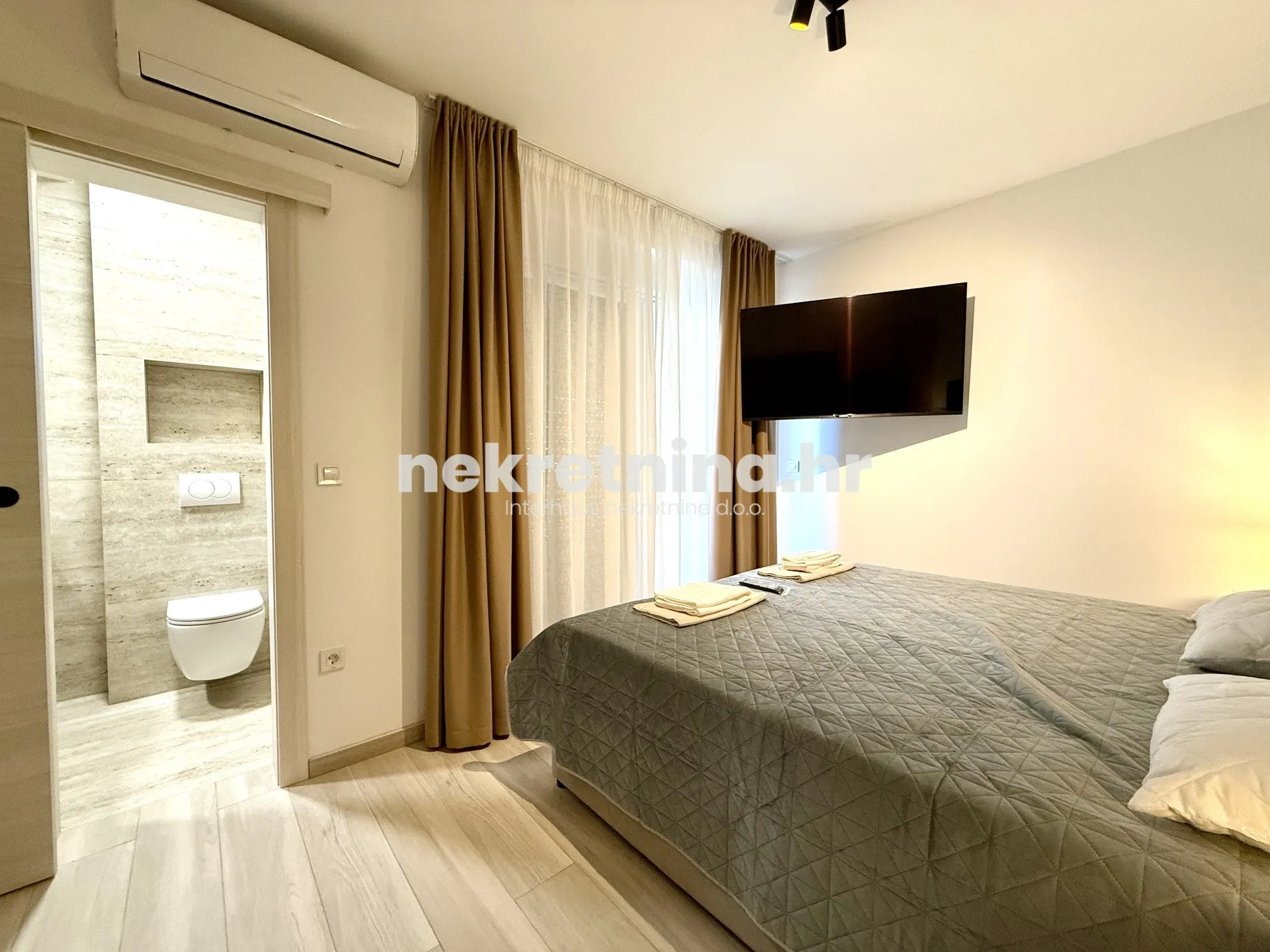 prodaja - trosobni stan: poreč, 105m2 + spremište 30m2, novogradnja - slika 21