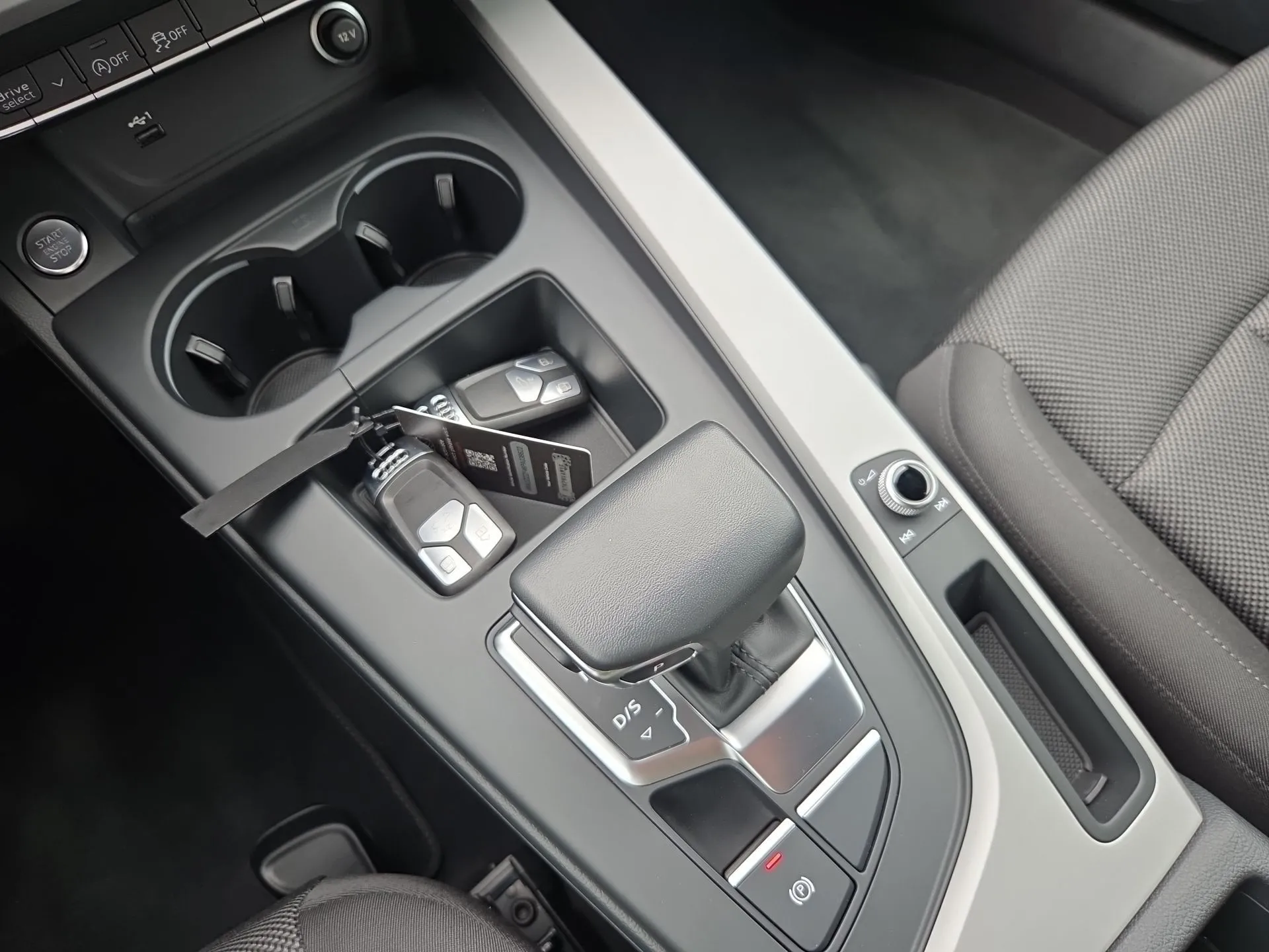 audi a4 2.0 40 tdi 150 kw s tronic advanced - slika 19