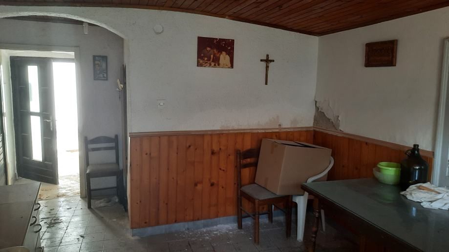 !20 metara od mora,kamena kuća sa prostranim dvorištem i konobom!! - slika 8