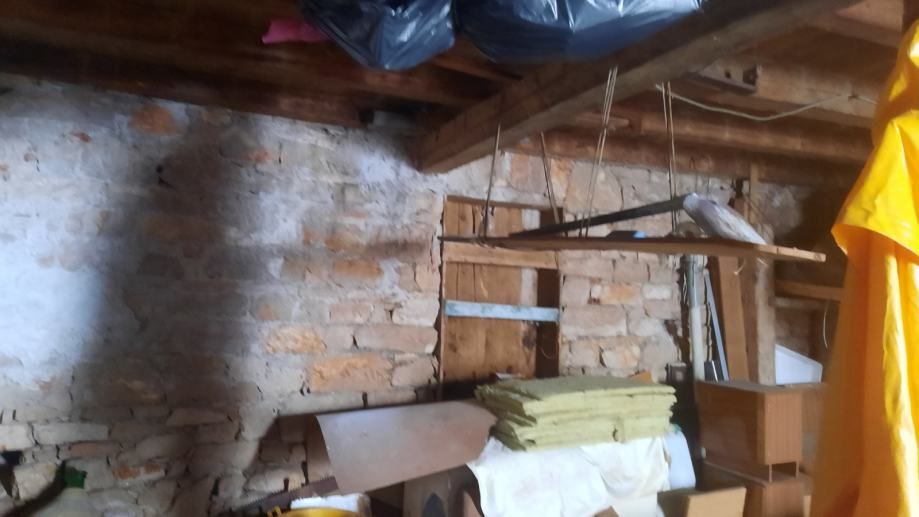 !20 metara od mora,kamena kuća sa prostranim dvorištem i konobom!! - slika 17
