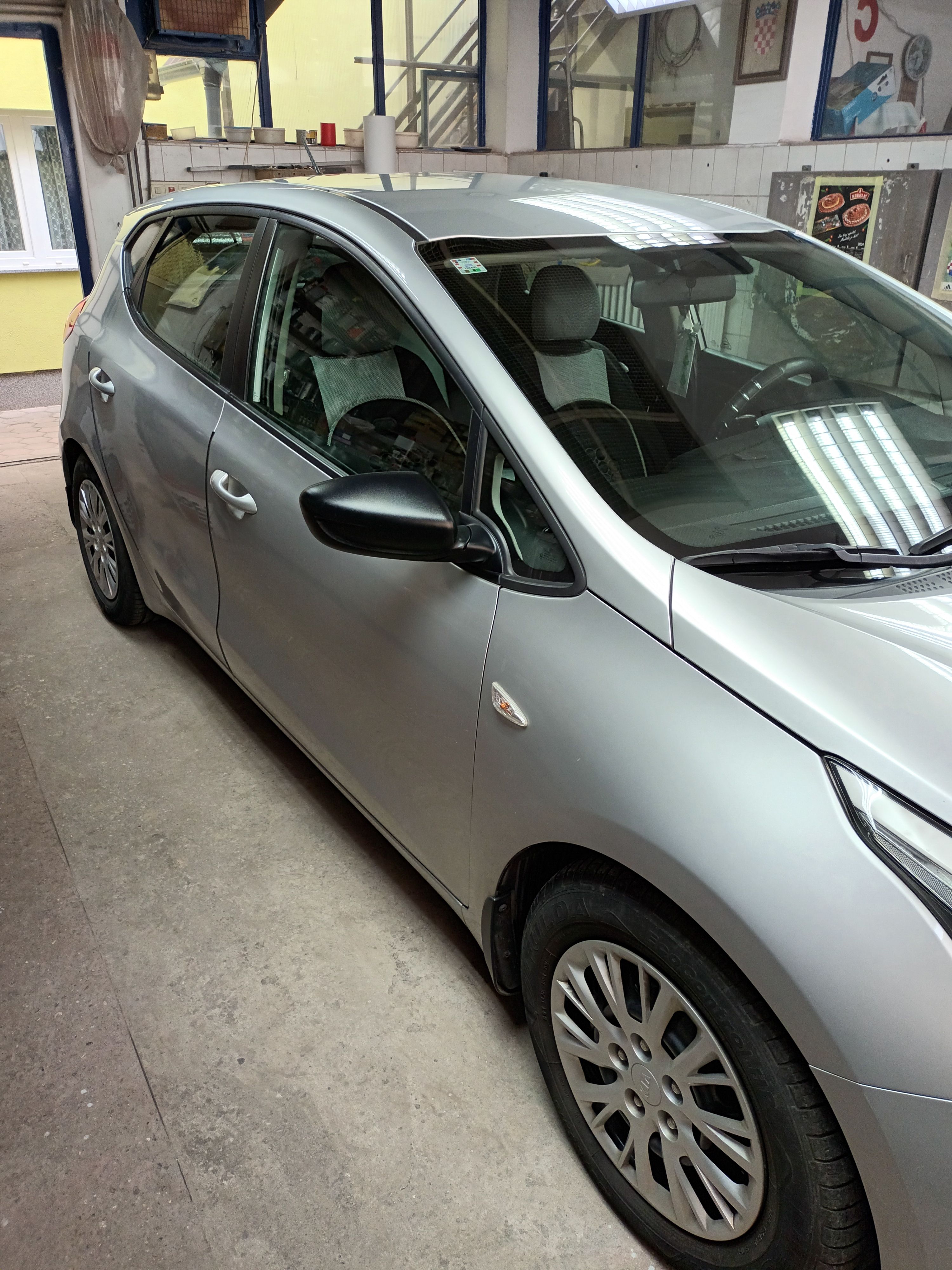 kia ceed 1,4 crdi 66kw 2015 godina reg.28.02.27.7000e,cijena fiksna. - slika 13