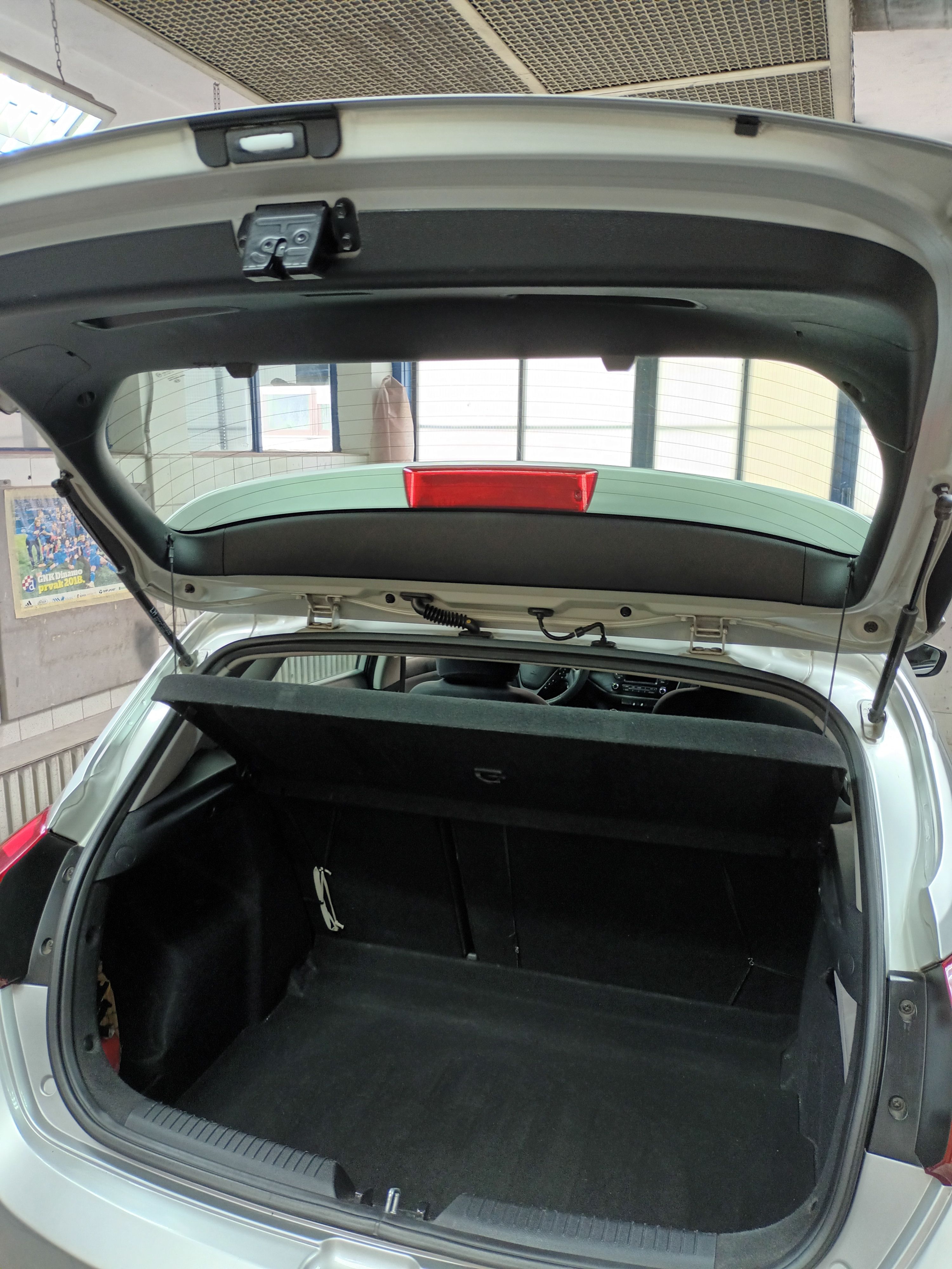kia ceed 1,4 crdi 66kw 2015 godina reg.28.02.27.7000e,cijena fiksna. - slika 10