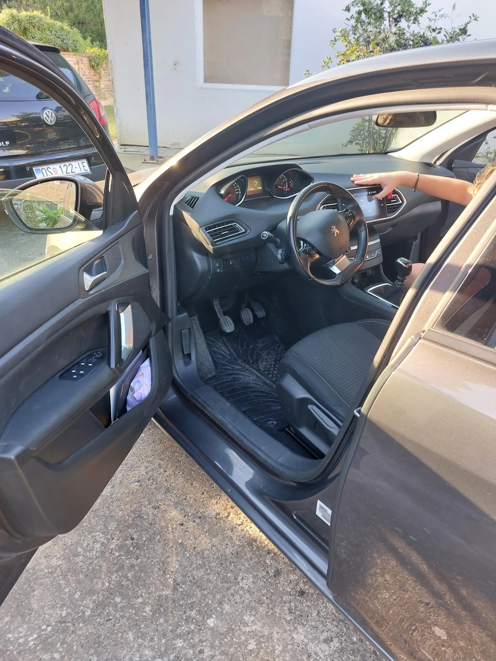 peugeot 308, 1.2 puretech, reg.2/2027/navigacija - slika 3