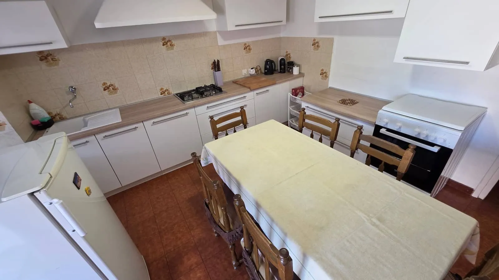 kuća od cca 110m2 na dva kata za smještaj do 6 radnika u okolici grada - slika 7