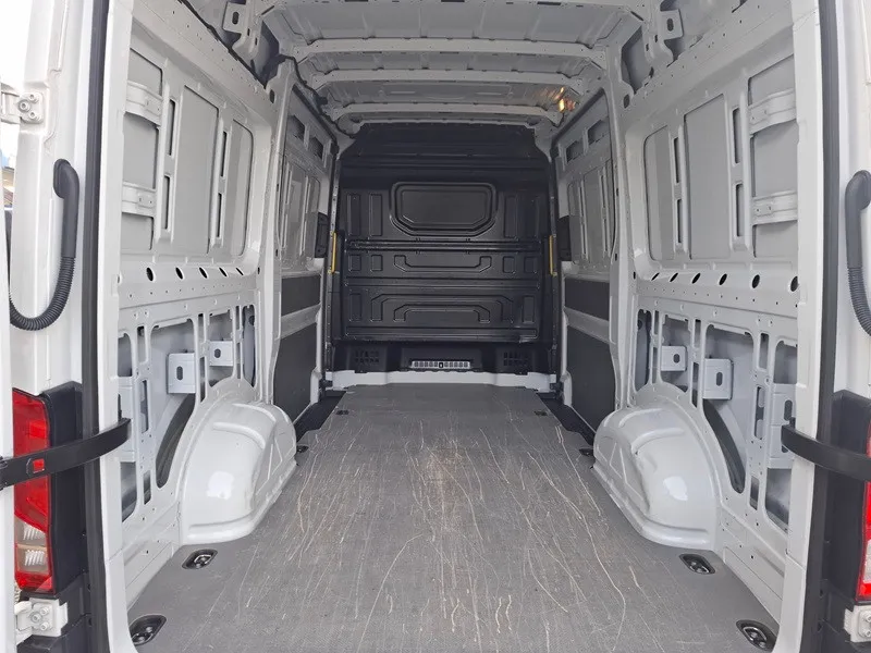 volkswagen crafter 2.0 tdi*140ks*klima*2xbočna klizna vrata* - slika 8