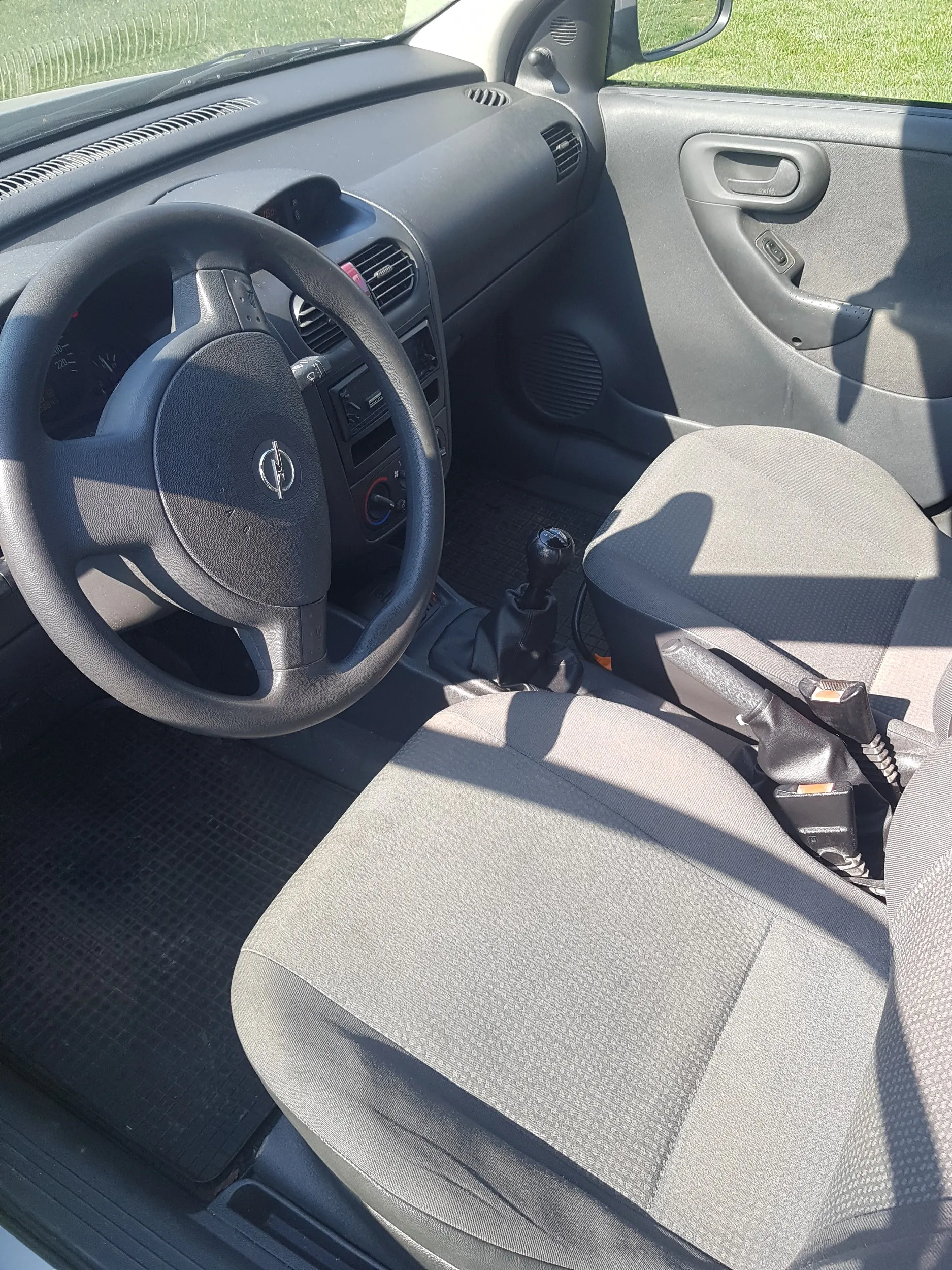 prodaja corsa c 1.2 16v - slika 3