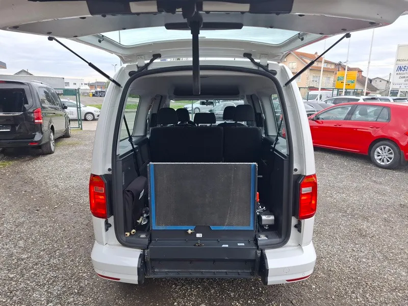 volkswagen caddy 2.0 tdi*rampa za osobe sa invaliditetom* - slika 8