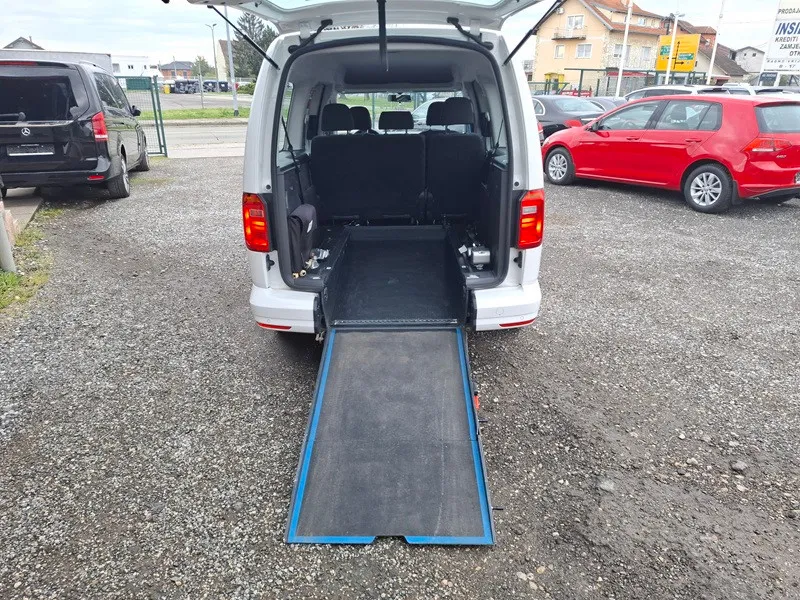 volkswagen caddy 2.0 tdi*rampa za osobe sa invaliditetom* - slika 10