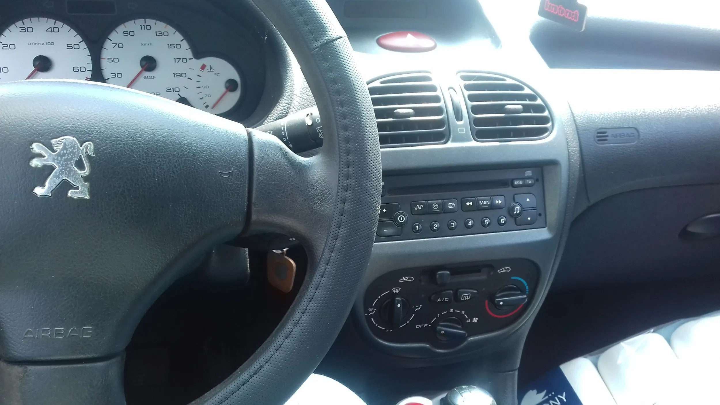 peugeot 1.4 benzin - slika 3
