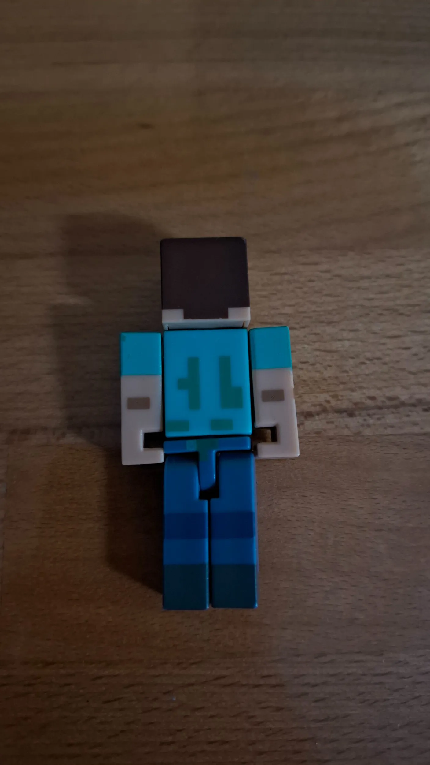 steve i crafting table figurice 2014 - minecraft - slika 2