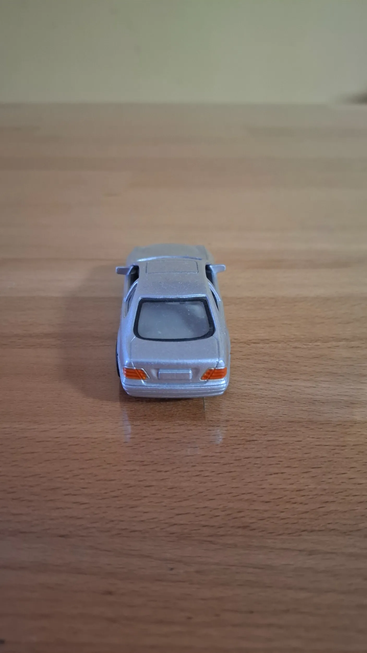 mercedes benz 1:43 model auta - slika 3