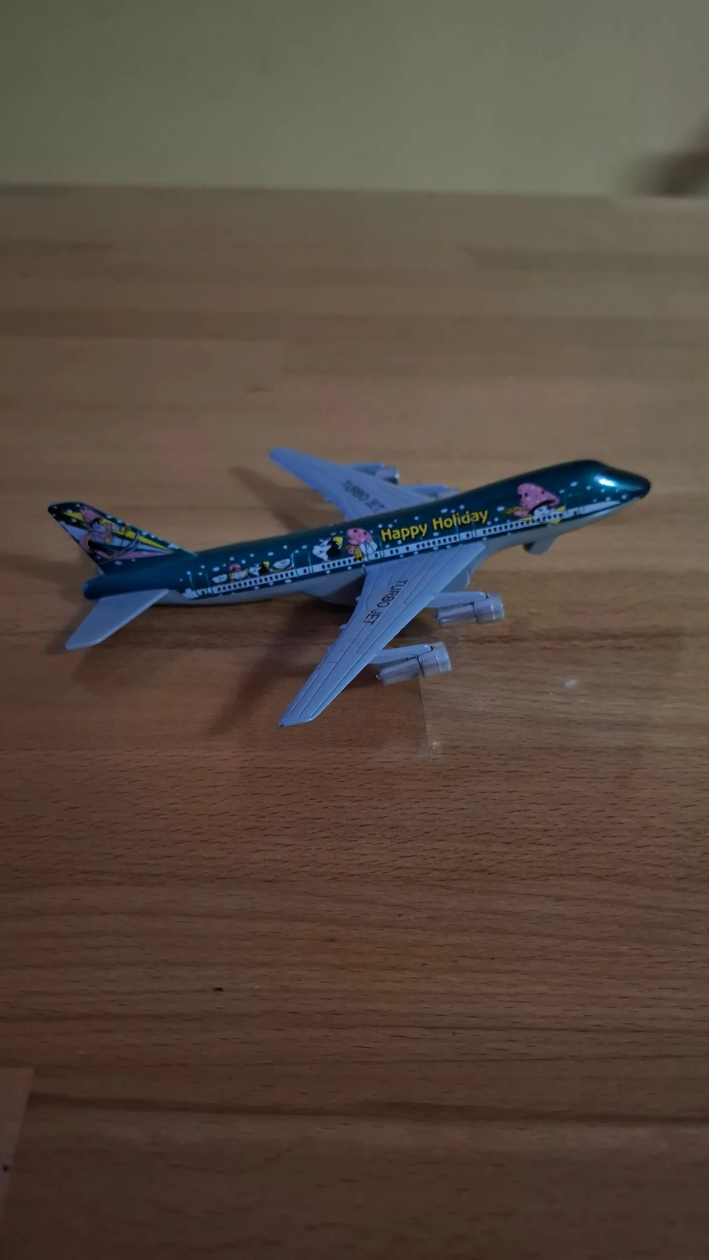 avion happy holiday - slika 2
