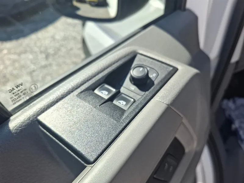 volkswagen crafter 2.0 tdi*140ks*dupla kabina*cerada*navigacija - slika 10