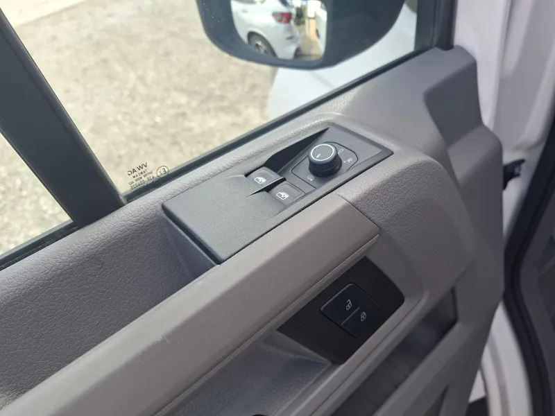 volkswagen crafter 2.0 tdi*140ks*klima* - slika 9