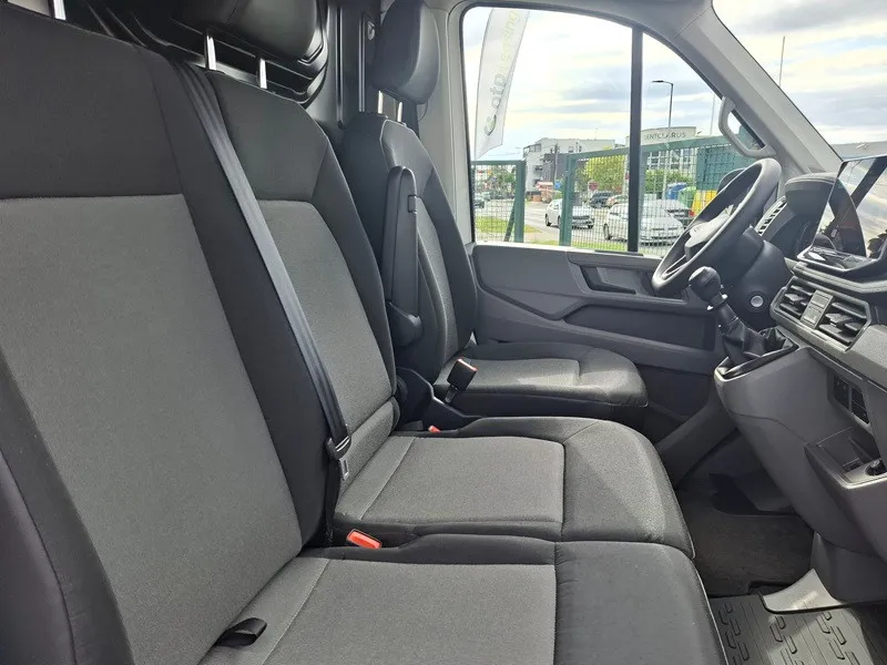 volkswagen crafter 2.0 tdi*140ks*klima*park.kamera*2025.g. - slika 12