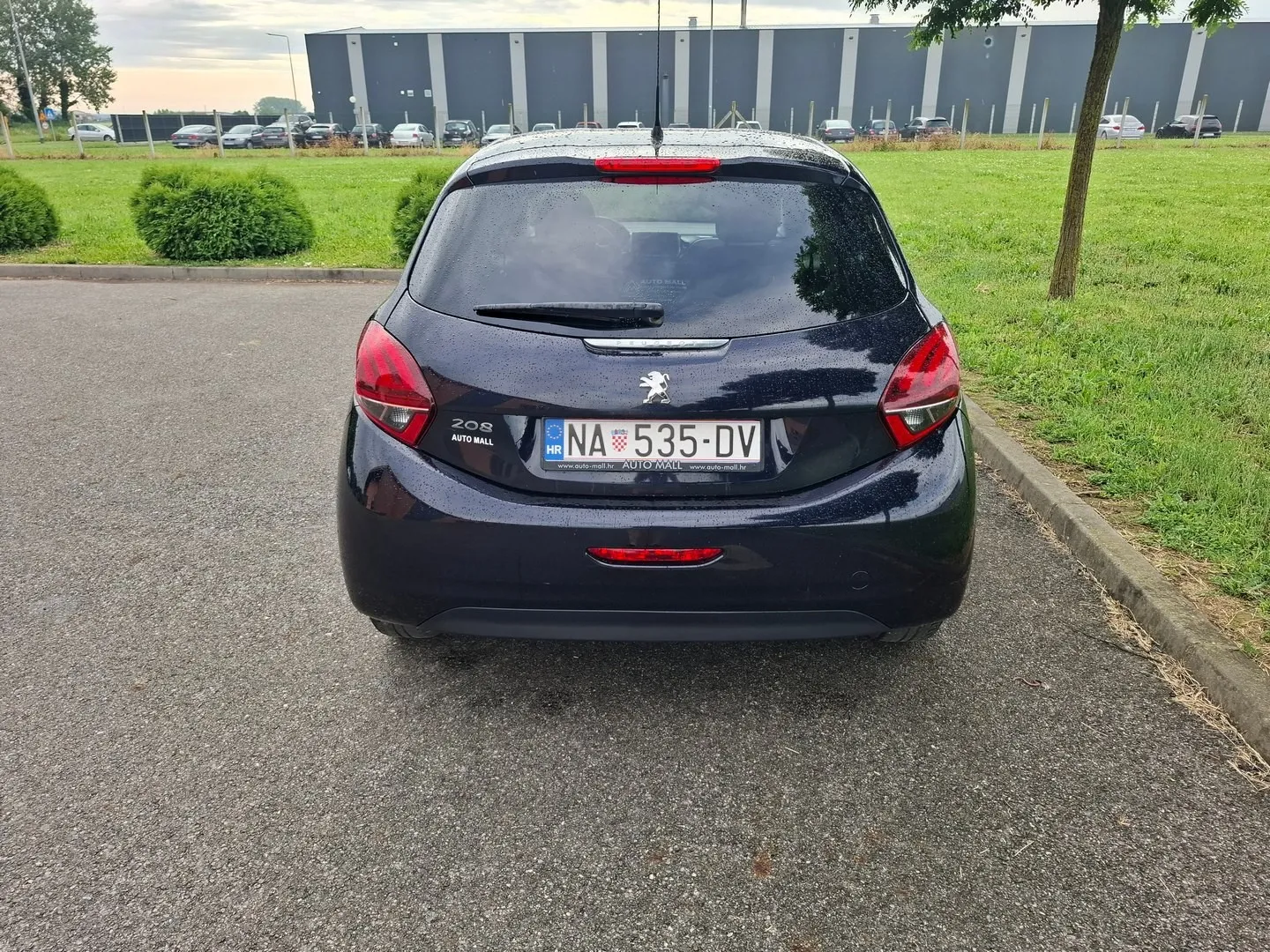 peugeot 208 1.6 bluehdi (2018) reg 4/2027, 150.000 km, bez ulaganja - slika 9