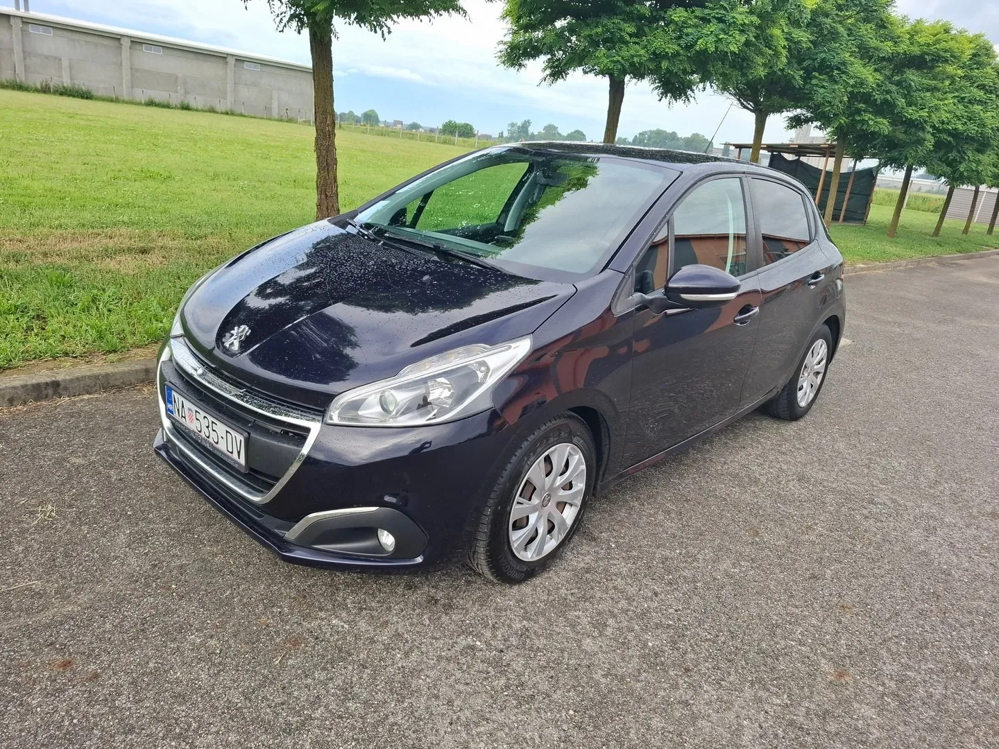 peugeot 208 1.6 bluehdi (2018) reg 4/2027, 150.000 km, bez ulaganja - slika 1