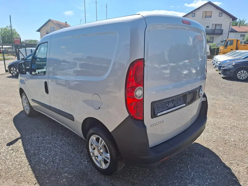 opel combo 1.6 cdti*klima*navigacija* - slika 8