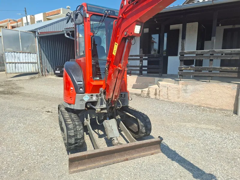 mini bager yanmar vio25-6cr - slika 4