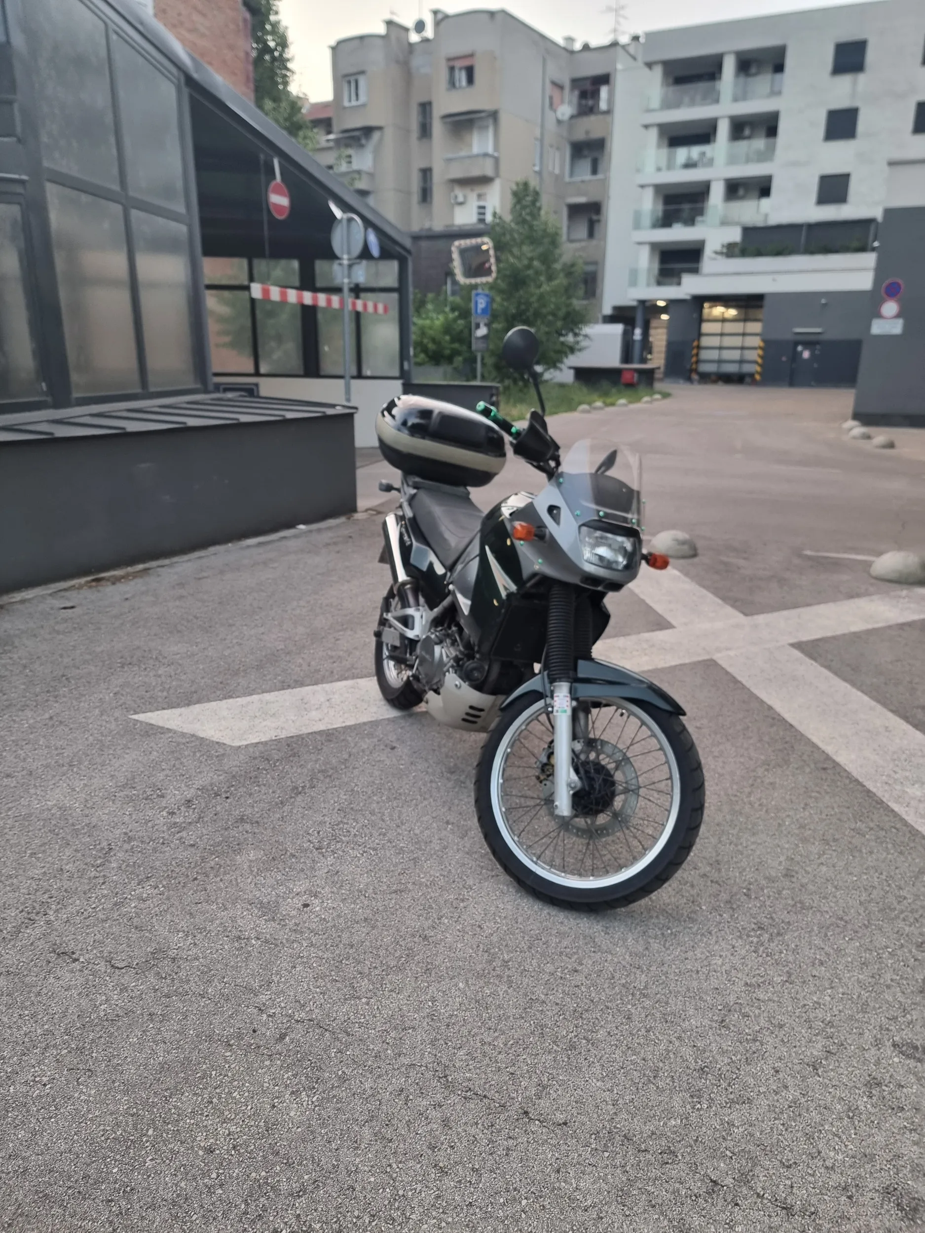 Kawasaki kle 500 499 cm3 reg. 5/2027., 2002 god. - Zagreb