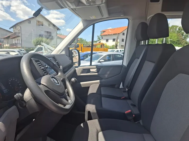 volkswagen crafter 2.0 tdi*140ks*6+1*klima*kuka za vuču* - slika 12