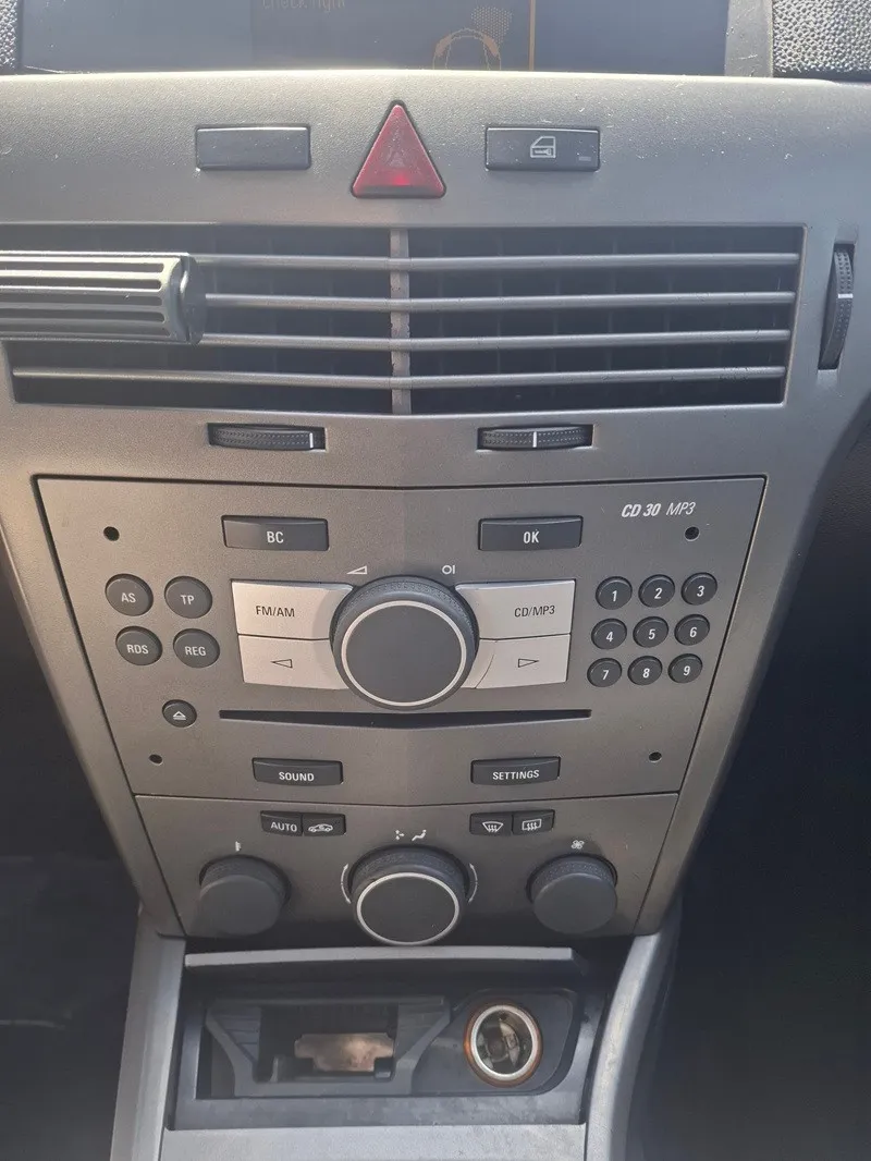 opel astra karavan 1.6/lpg *klima - slika 12