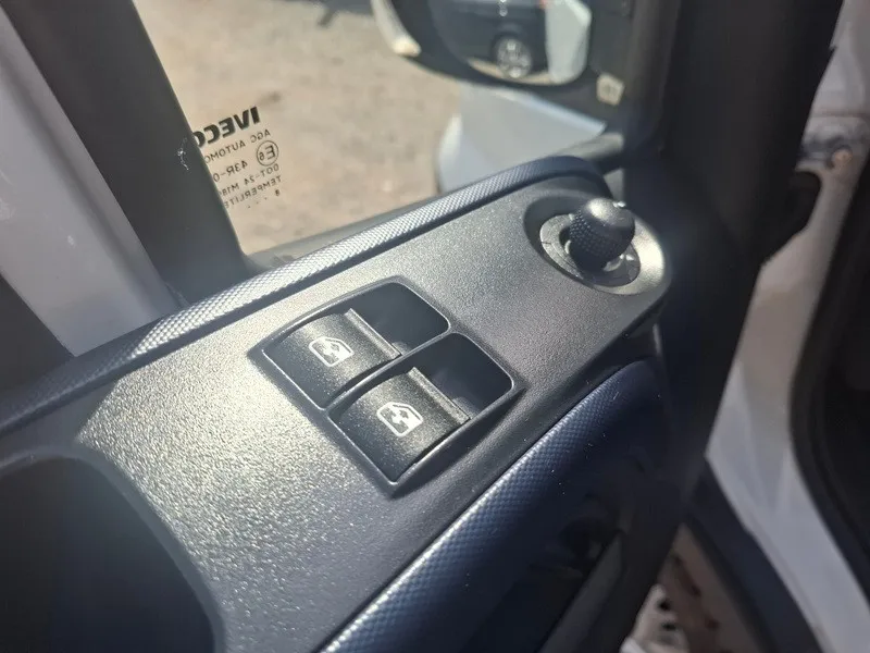 iveco daily 35s14*136ks*utovarna rampa*klima* - slika 10