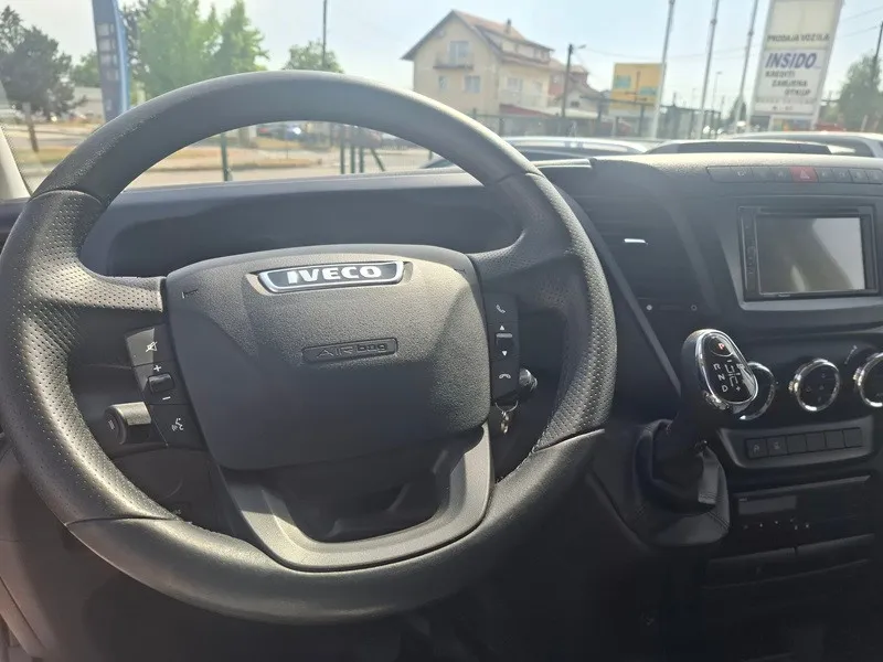 iveco daily 35s14*136ks*utovarna rampa*klima* - slika 15