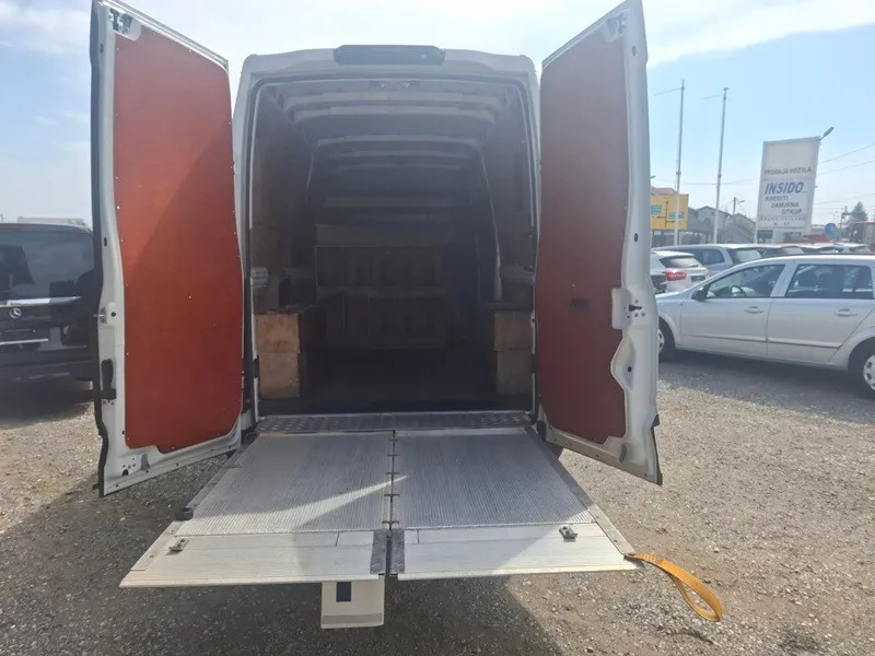 iveco daily 35s14*136ks*utovarna rampa*klima* - slika 8