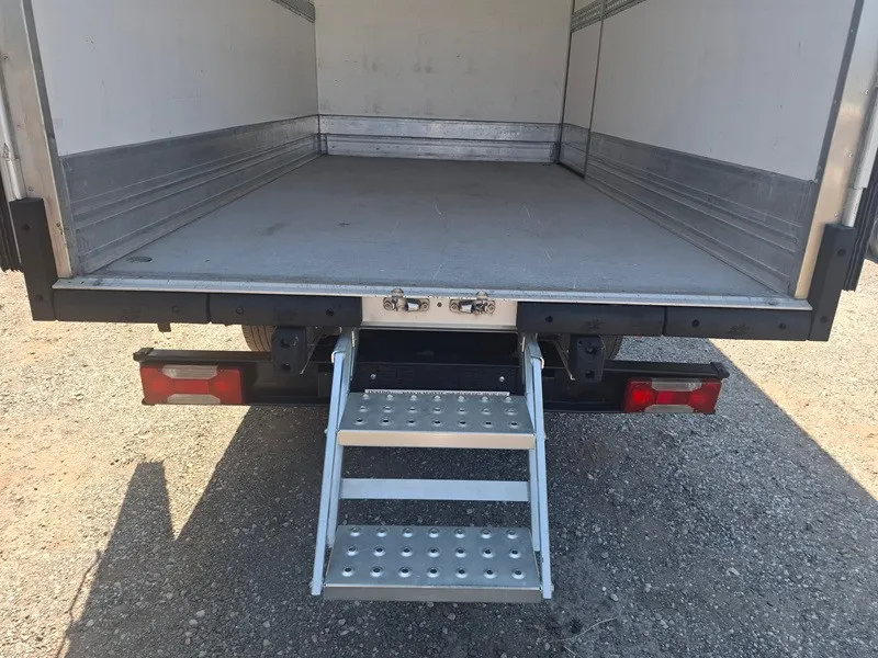 iveco daily 2.3 d*hladnjača*priključak za struju*automatik*klima* - slika 7