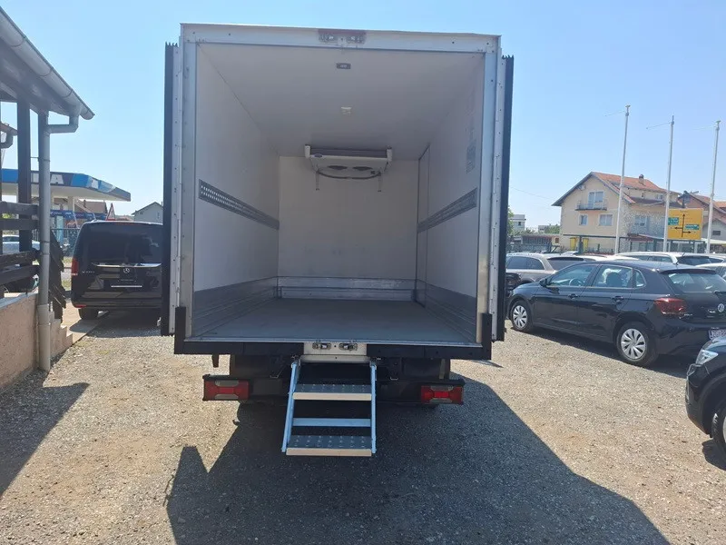 iveco daily 2.3 d*hladnjača*priključak za struju*automatik*klima* - slika 6
